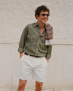 Ecru Cotton Twill Single-Pleat Shorts -Drakes Shop 418690280009 d01064f2 1543 425a a4d4 82ebde492a09