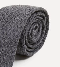 Grey Knitted Cashmere Wool Solid Colour Tie -Drakes Shop DR1AAK20914 03600 3 531e846b 6dd6 40bc 8b8b 3591c3b0bbfd