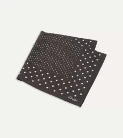 Brown Spots Print Wool-Silk Pocket Square 7 Brown Spots Print Wool-Silk Pocket Square -Drakes Shop DR1AE0 22653 02 301 2